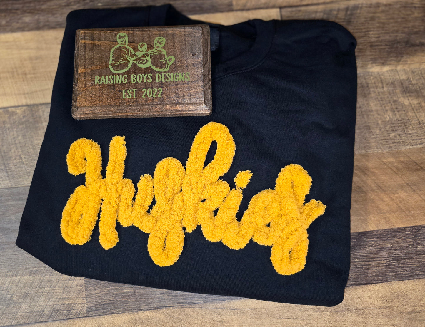 Huskies Yarn Crewneck